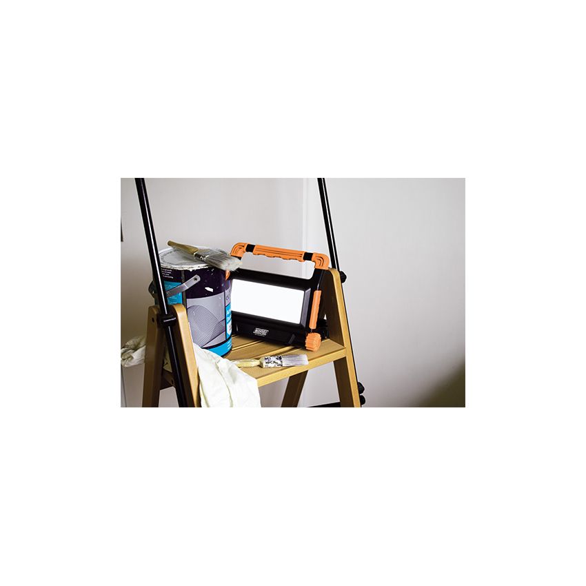 LED FLOOD LIGHT 50W RE-CHARGEABLE BATTERY 4,500LM