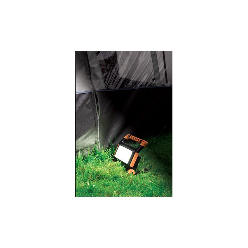 LED FLOOD LIGHT 30W RE-CHARGEABLE BATTERY 3000LM