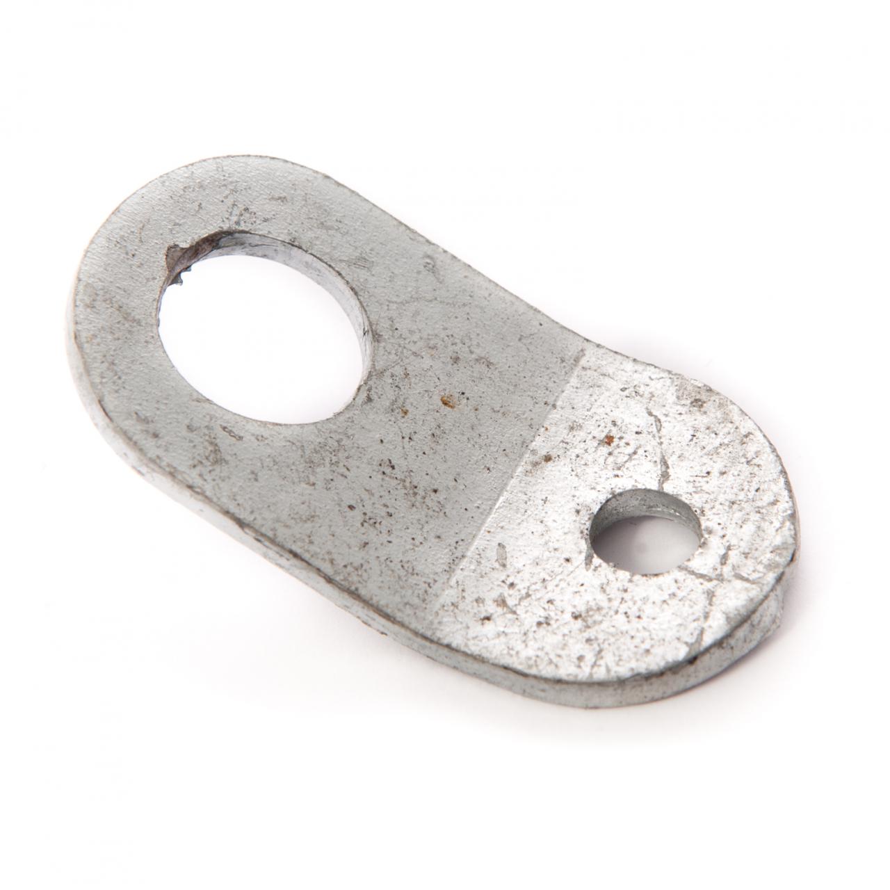 Flat, swivelling, lashing eye